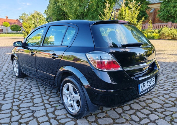 Opel Astra cena 14200 przebieg: 215000, rok produkcji 2007 z Radłów małe 92